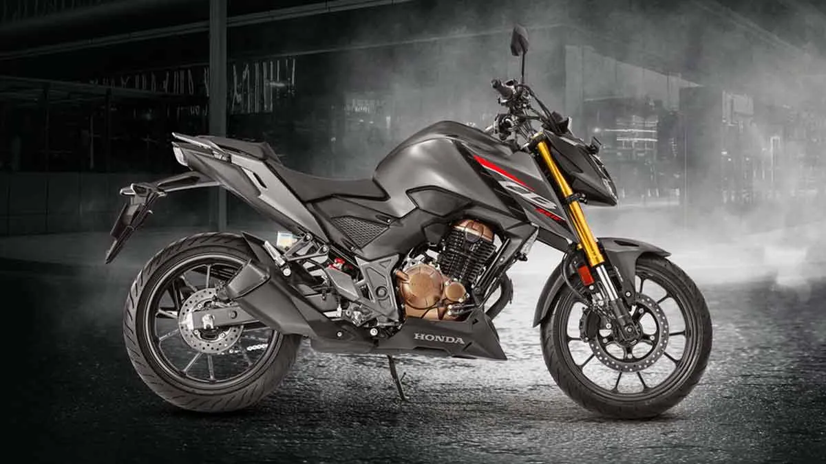 Esta-ya-en-Mexico-y-Argentina-Llegara-el-terror-de-la-Yamaha-FZ25-Honda-CB300F-a-Colombia