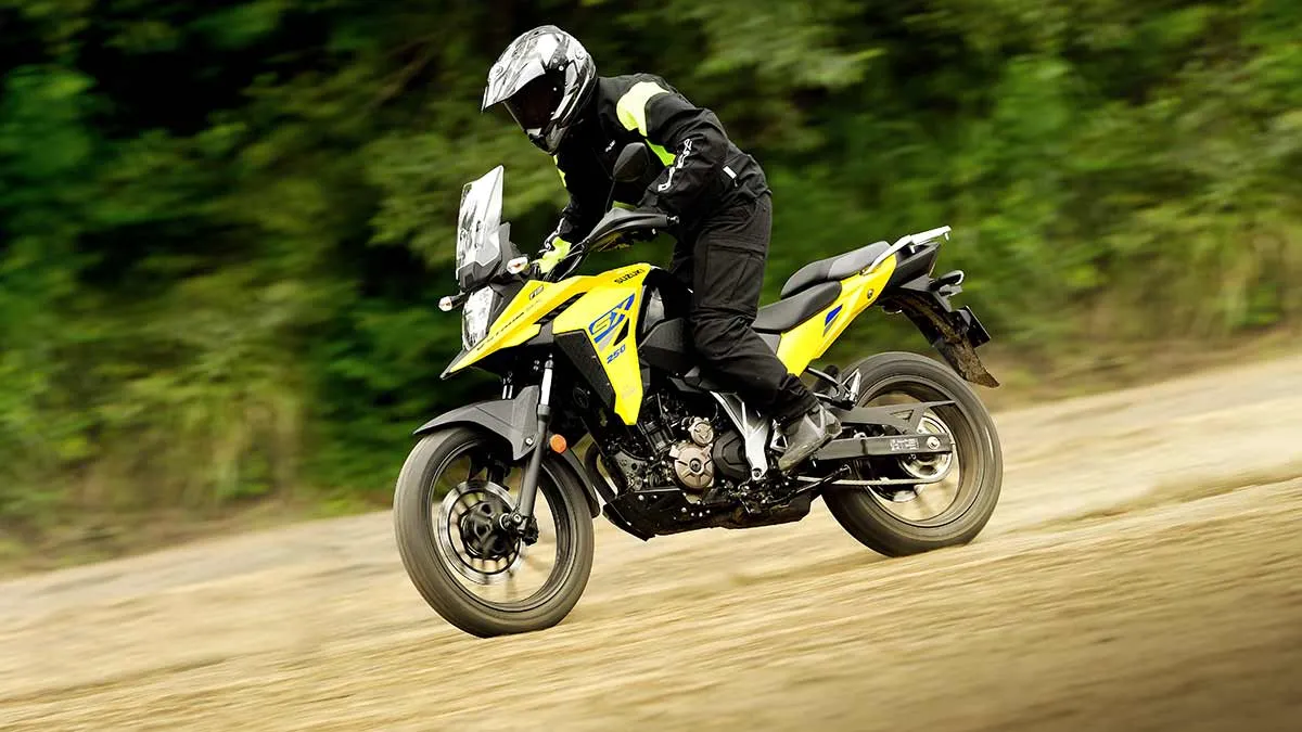 Suzuki-VStrom-250SX-Una-Gixxer-que-entra-en-cualquier-terreno-Prueba-a-fondo