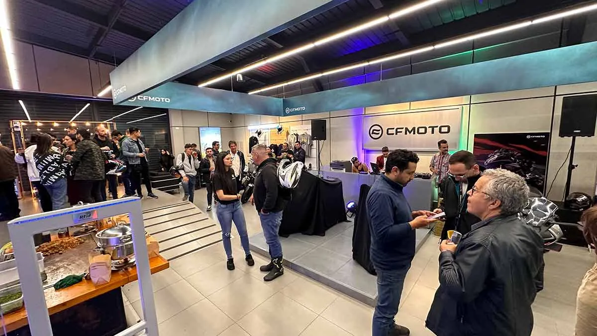 Primicia | Lanzamiento nueva vitrina CFMOTO en Bogota