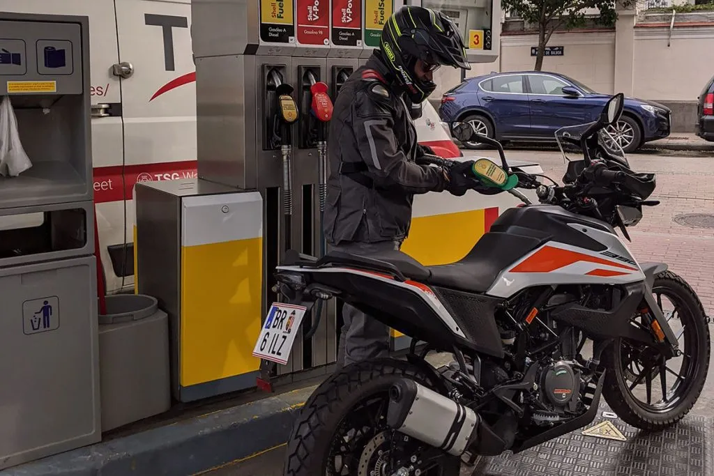 Se-prohibira-las-motos-a-gasolina-3