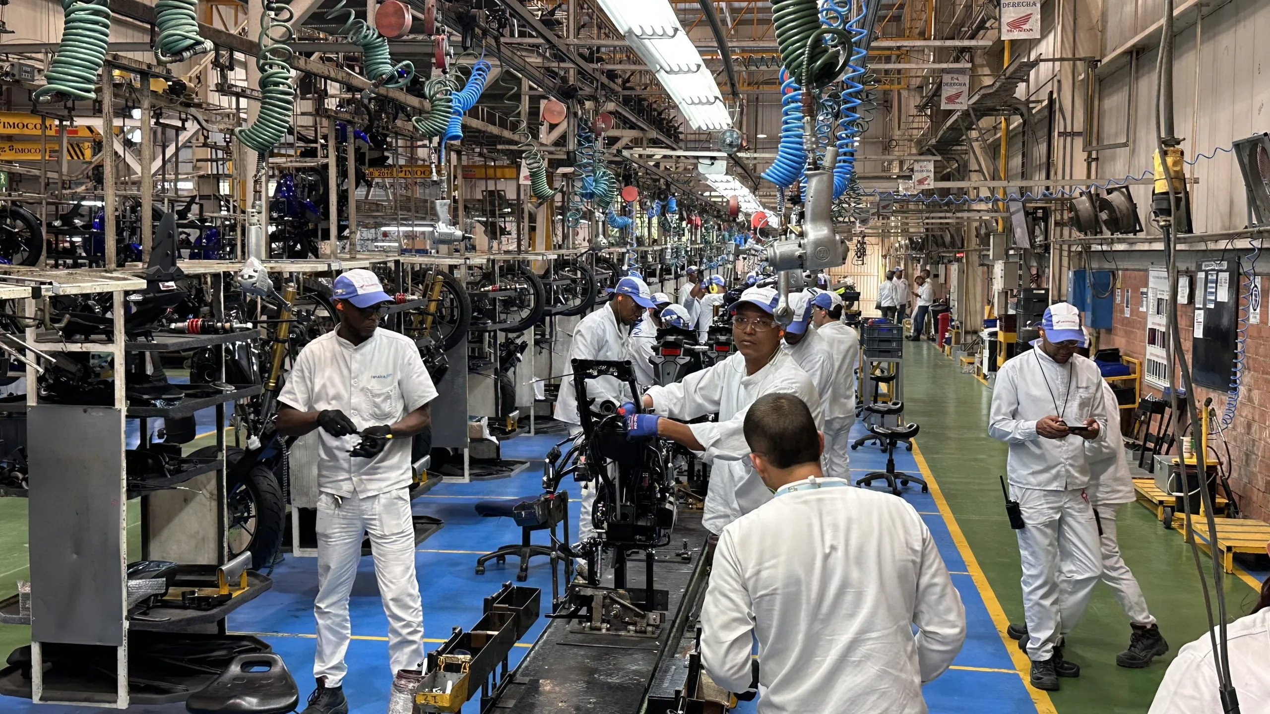 Así fue el ensamble de la Honda CB190R 2.0. La nueva moto que llegó a Colombia